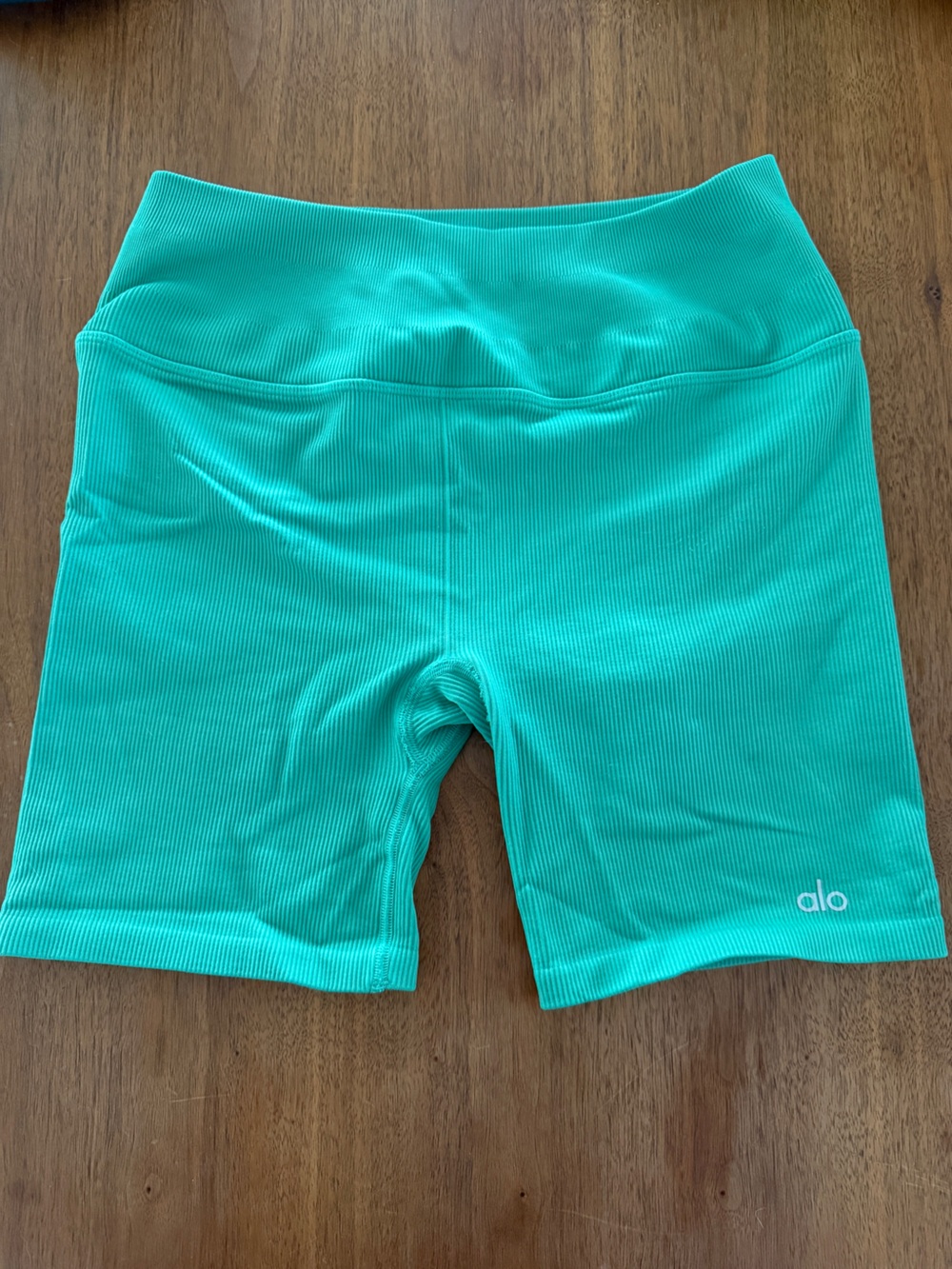 ALO Yoga High-Waist Ribbed Biker Shorts - Lettuce - Picture 2 of 3